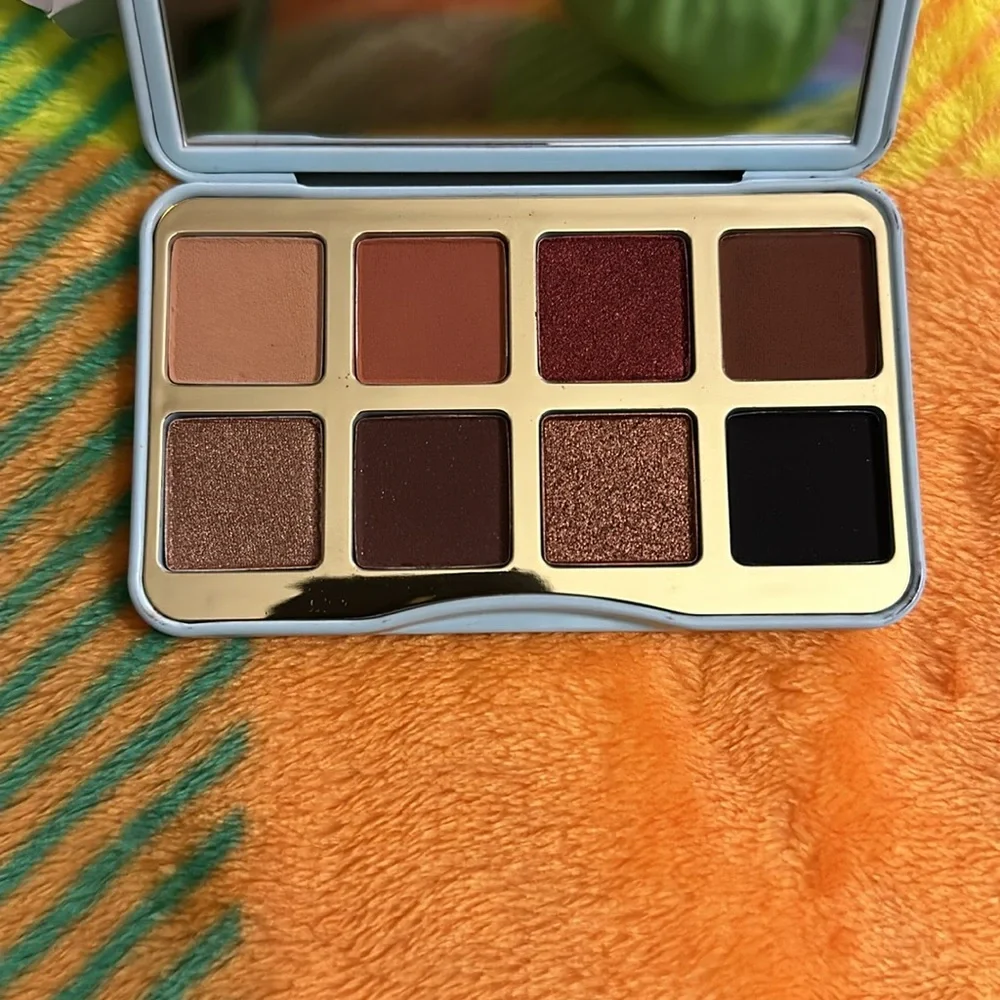 Too Faced Secret Santa Limited Edition Eyeshadow Palette